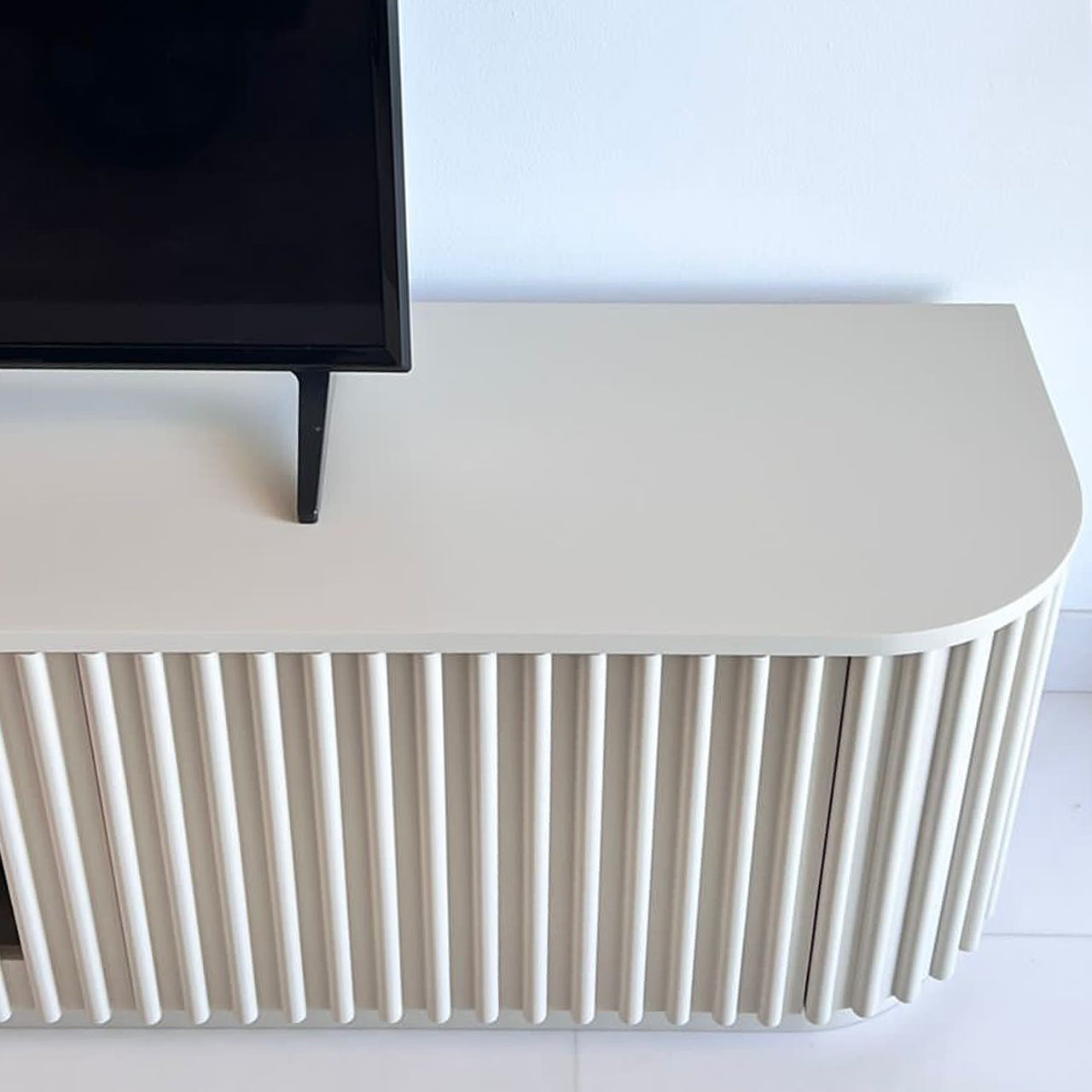 Coli Tv Unit